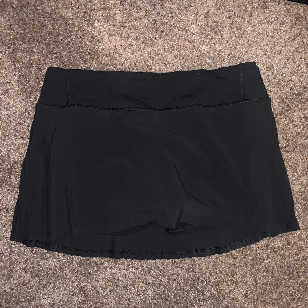 Lululemon black pleated skirt